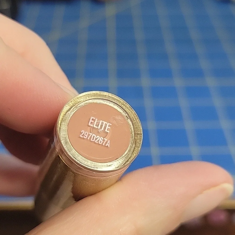 Makeup Revolution London Life On The Dancefloor VIP Lipstick Elite V4